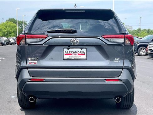 Used 2025 Toyota RAV4 LE AWD/4WD image 4