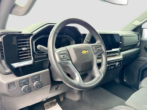 Used 2023 Chevrolet Silverado 1500 LT AWD/4WD image 9