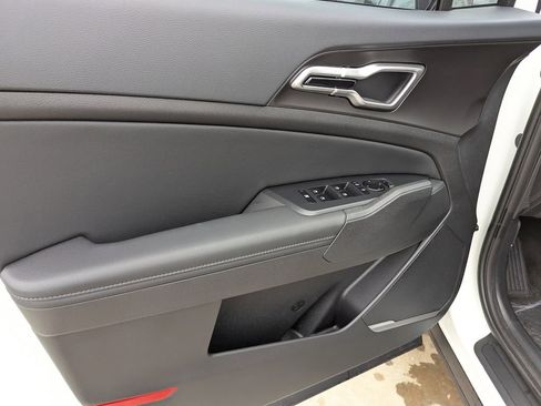 New 2026 Kia Sportage EX image 18