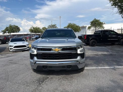 Used 2022 Chevrolet Silverado 1500 LT AWD/4WD image 2