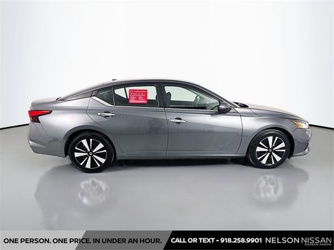 Certified 2022 Nissan Altima 2.5 SV image 4