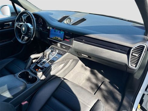 Used 2019 Porsche Cayenne S w/ Premium Plus Package image 32