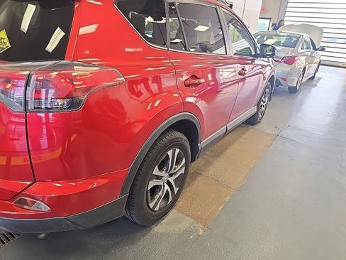 Used 2016 Toyota RAV4 LE AWD/4WD image 6