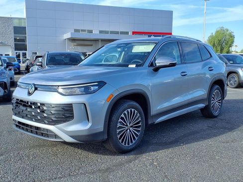 New 2025 Volkswagen Tiguan S image 3