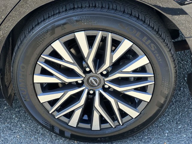 Used 2025 Nissan Altima 2.5 SV w/ SV Premium Package FWD image 10