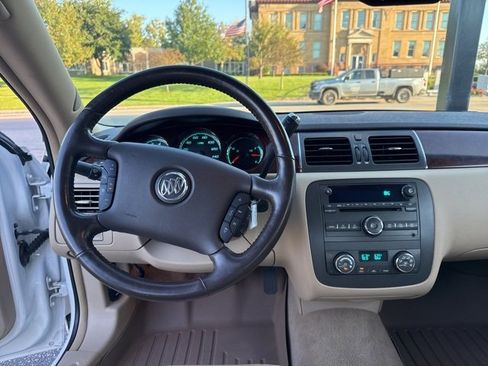 Used 2011 Buick Lucerne CXL image 13