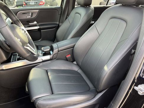 Certified 2021 Mercedes-Benz GLB 250 w/ Premium Package image 22