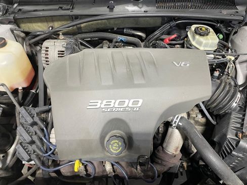 Used 2000 Buick Le Sabre Custom w/ Luxury Opt Pkg image 32