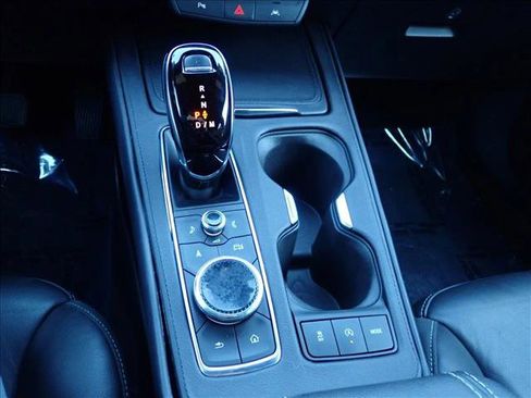 Used 2024 Cadillac XT4 Premium Luxury image 21