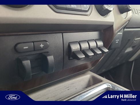 Used 2015 Ford F350 Lariat w/ Lariat Ultimate Package image 33