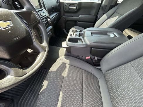 Used 2019 Chevrolet Silverado 1500 Custom w/ Custom Value Package AWD/4WD image 10