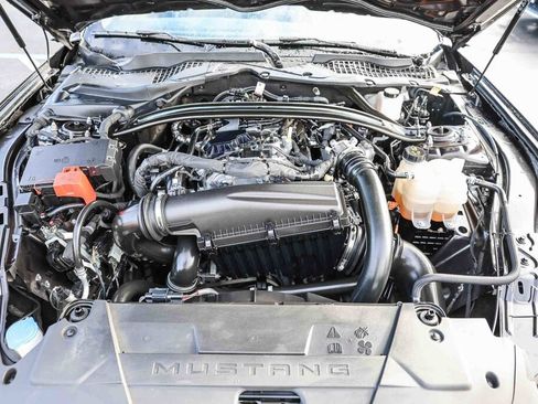 Used 2024 Ford Mustang Convertible image 16