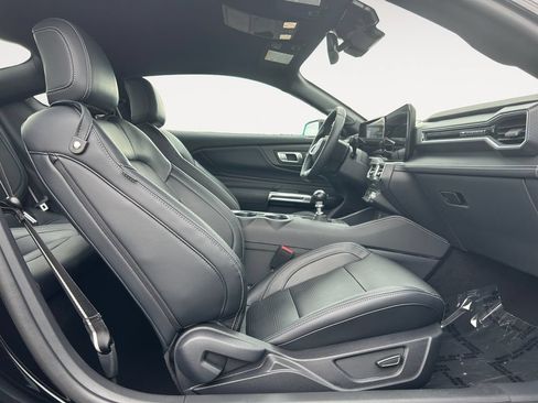 Used 2025 Ford Mustang GT Premium RWD image 25