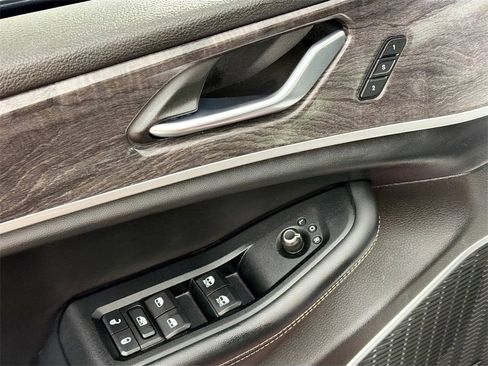 Used 2021 Jeep Grand Cherokee L Limited w/ Trailer Tow Prep Group image 17