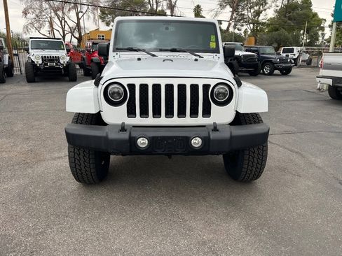 Used 2015 Jeep Wrangler Unlimited Sahara w/ Connectivity Group image 12