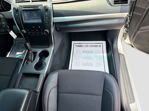 Used 2017 Toyota Camry SE FWD image 17