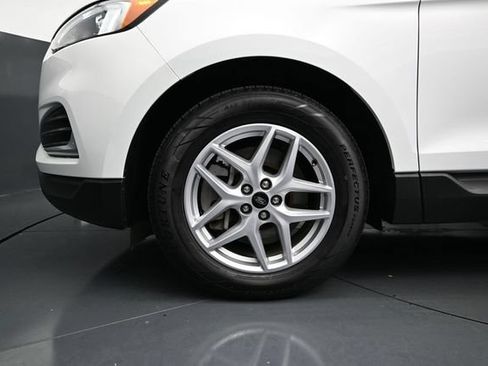 Used 2024 Ford Edge SEL AWD/4WD image 17