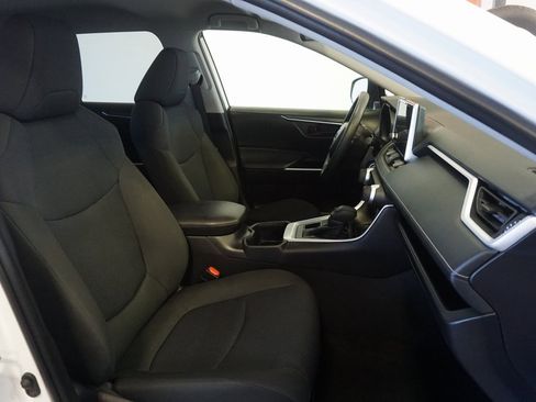 Certified 2025 Toyota RAV4 LE image 22