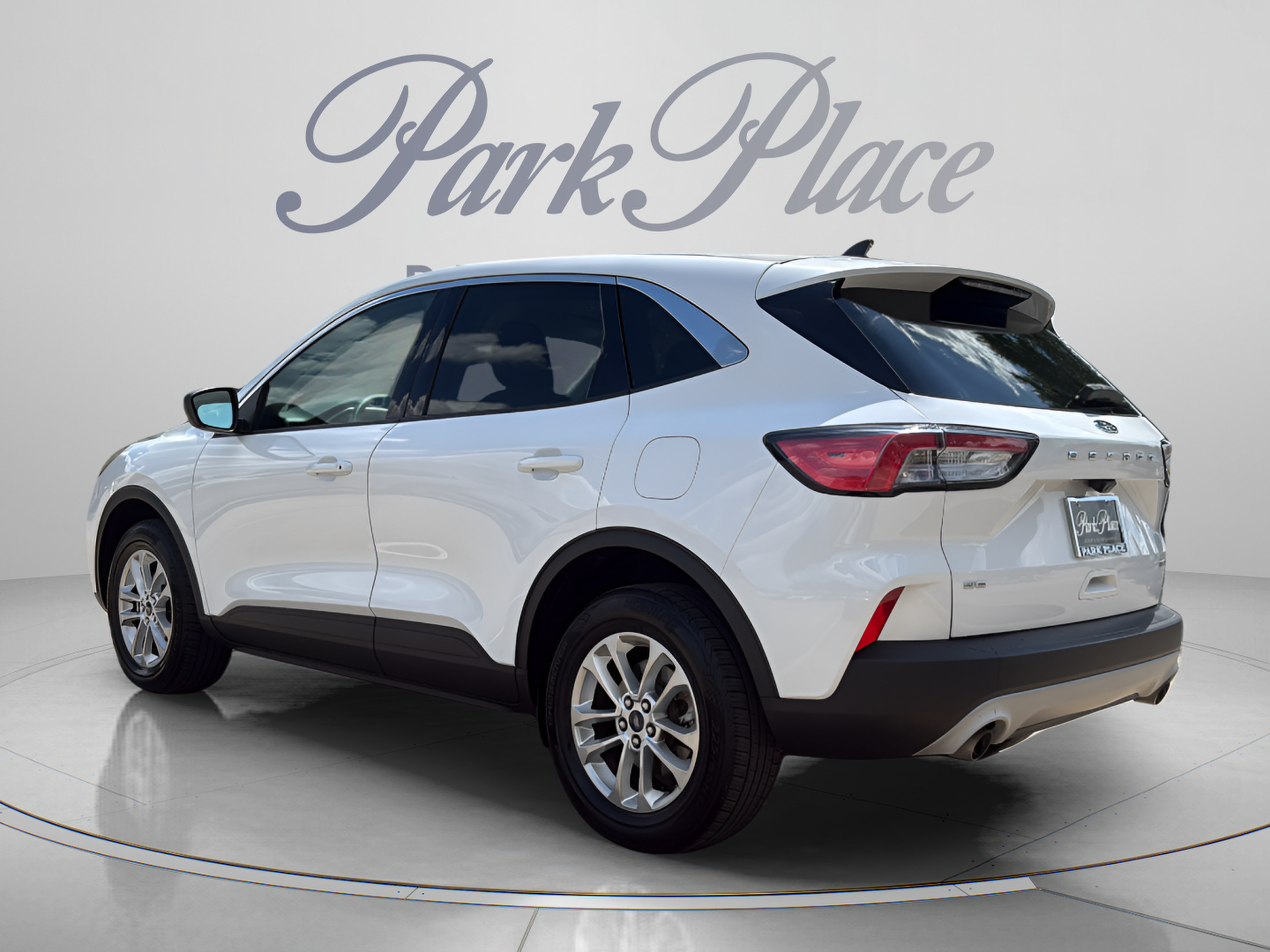 Used 2022 Ford Escape SE AWD/4WD image 3
