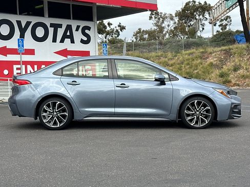 Used 2022 Toyota Corolla SE w/ SE Premium Package image 6