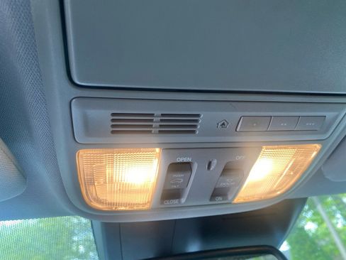 Used 2018 Honda CR-V EX-L image 18