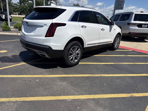 Used 2022 Cadillac XT5 Premium Luxury w/ Technology Package AWD/4WD image 5