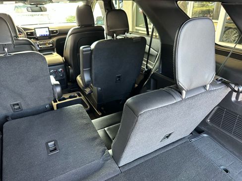 Used 2020 Ford Explorer Limited w/ Class III Trailer Tow Package RWD image 26
