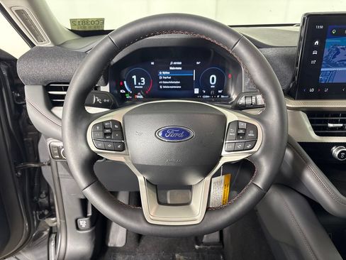 New 2026 Ford Explorer Active w/ Active Comfort Package RWD image 17