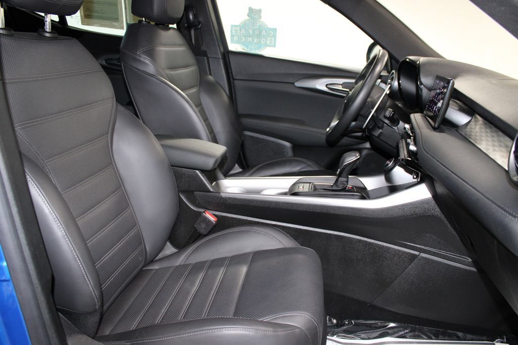 Used 2024 Alfa Romeo Tonale Veloce AWD/4WD image 27