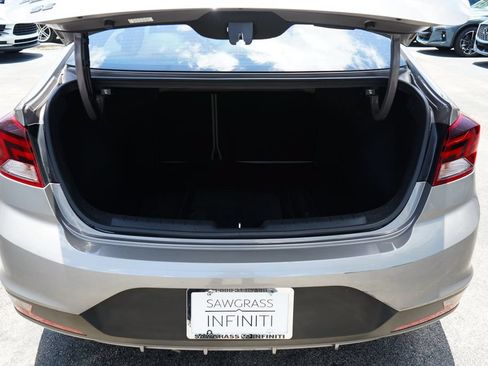 Used 2020 Hyundai Elantra SE FWD image 18