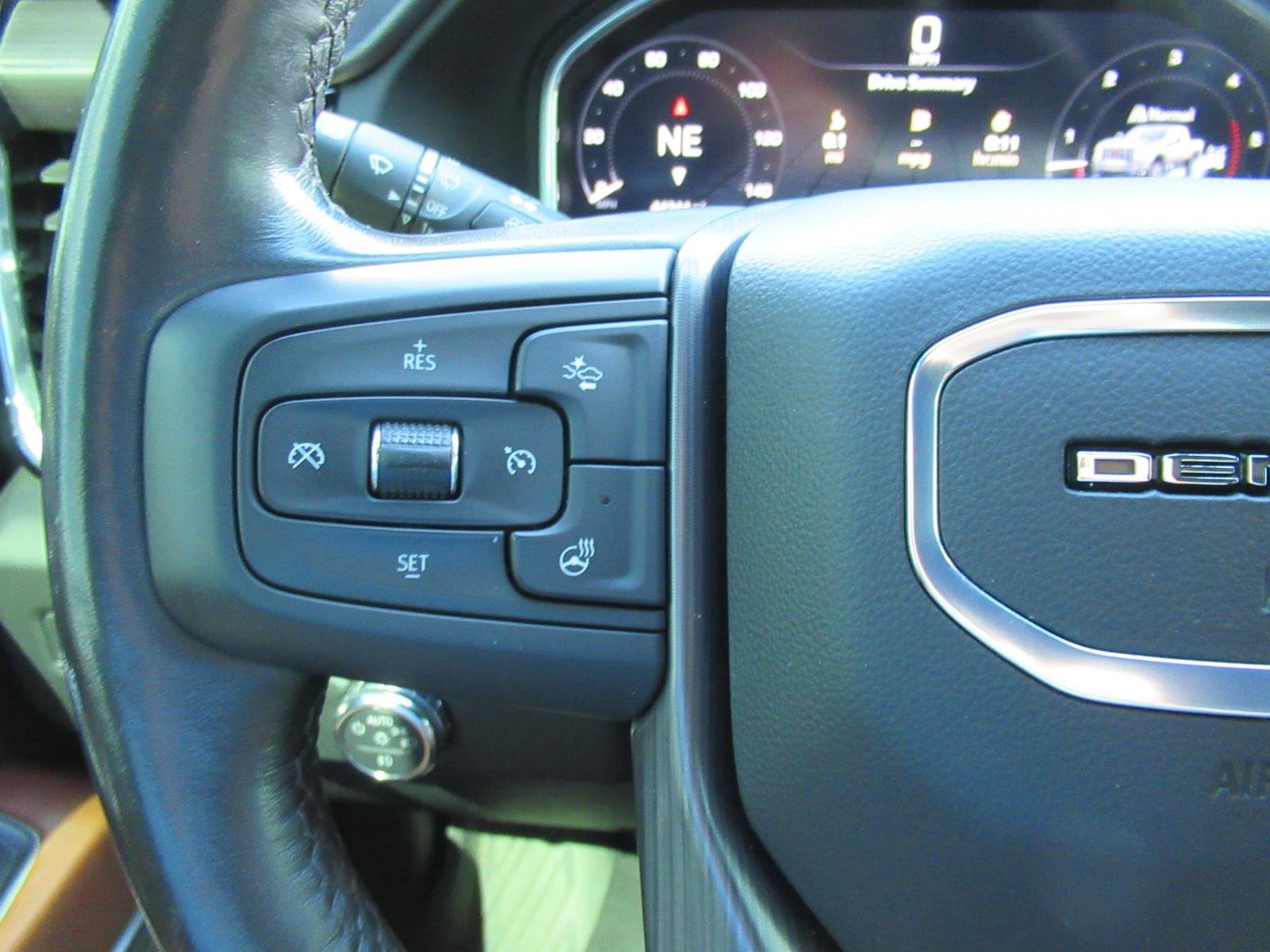 Used 2024 GMC Sierra 3500 Denali Ultimate AWD/4WD image 25