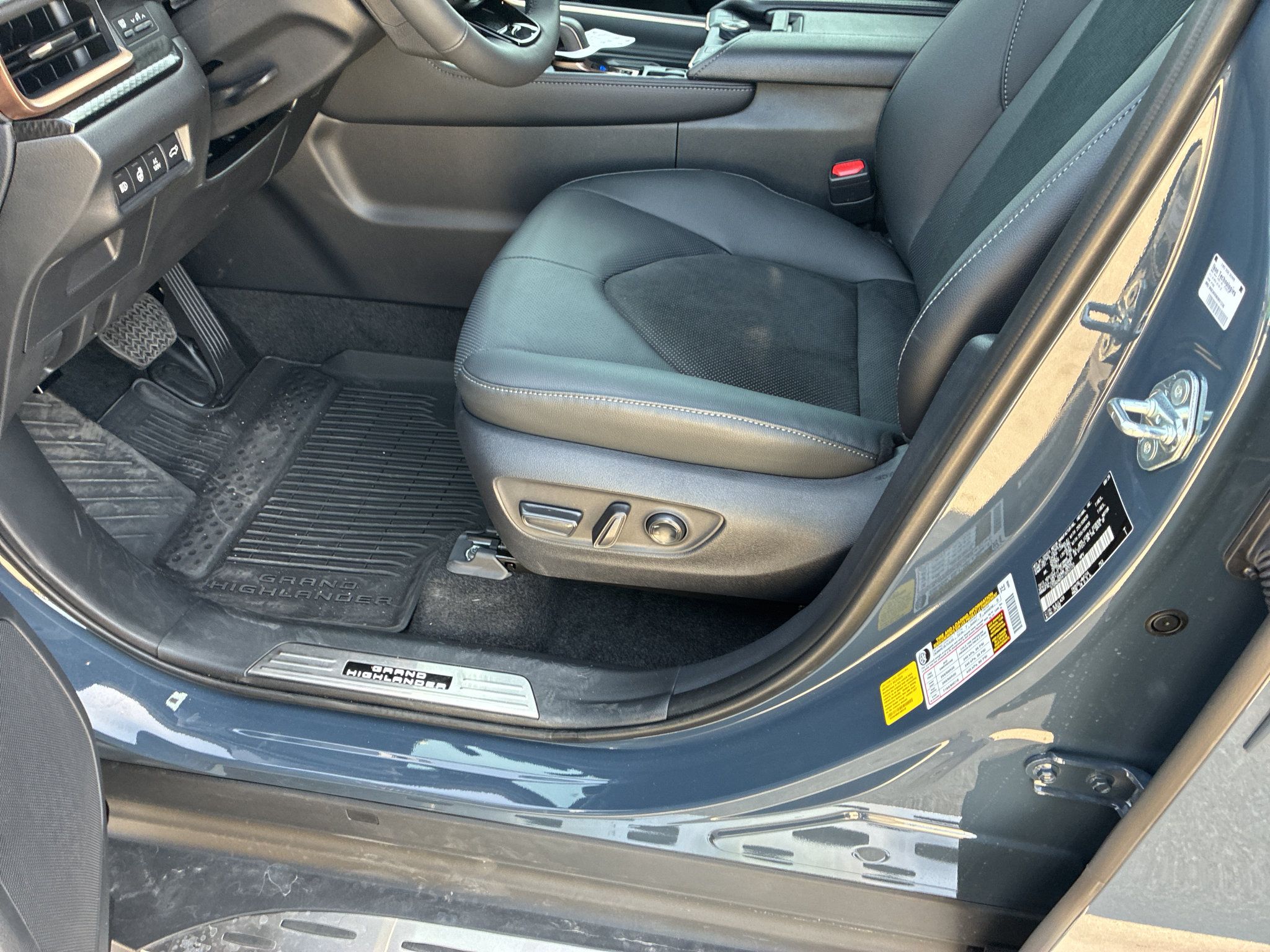New 2026 Toyota Grand Highlander AWD Hybrid image 12