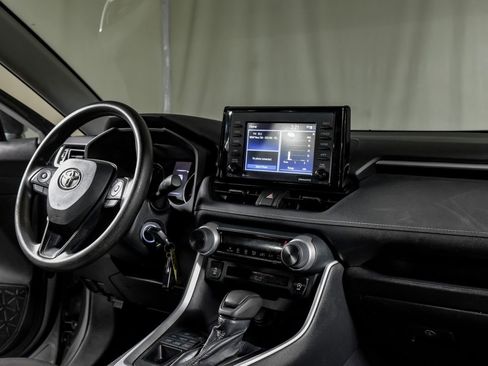 Used 2022 Toyota RAV4 LE image 22