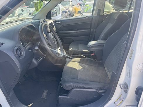 Used 2012 Jeep Compass Sport FWD image 9
