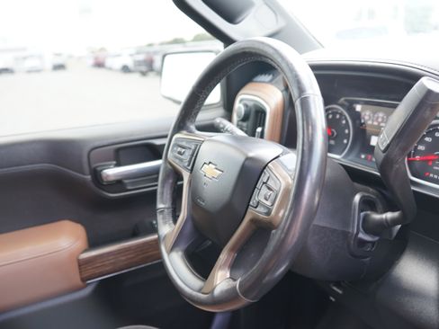 Used 2020 Chevrolet Silverado 1500 High Country w/ Technology Package AWD/4WD image 27