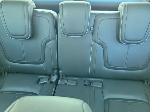 Used 2025 INFINITI QX80 Sensory AWD/4WD image 12