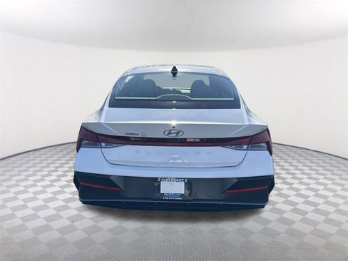Used 2024 Hyundai Elantra SEL w/ Convenience Package image 6
