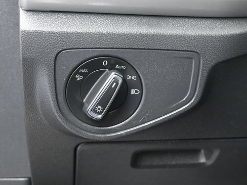 Used 2021 Volkswagen Atlas Cross Sport SE w/ Panoramic Sunroof Package FWD image 16