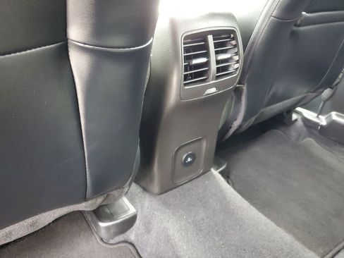 Certified 2025 Ford Escape Platinum AWD/4WD image 31