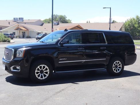 Used 2016 GMC Yukon XL Denali w/ Open Road Package AWD/4WD image 10