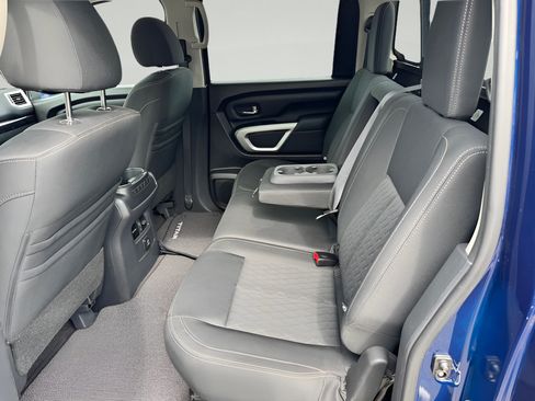 Used 2017 Nissan Titan SV AWD/4WD image 31