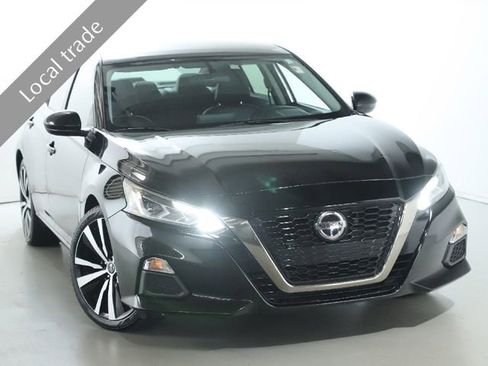 Used 2019 Nissan Altima 2.5 SR image 2