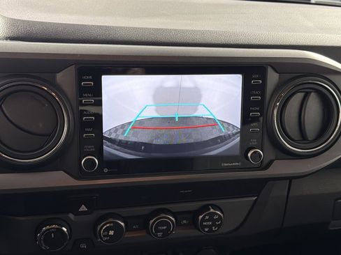 Used 2020 Toyota Tacoma TRD Off-Road image 19