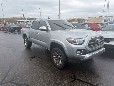 Used 2017 Toyota Tacoma Limited w/ Tow Package AWD/4WD image 1