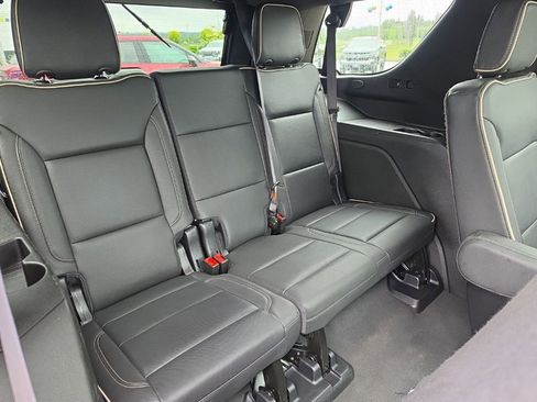 Used 2024 GMC Yukon SLT w/ SLT Luxury Package AWD/4WD image 32