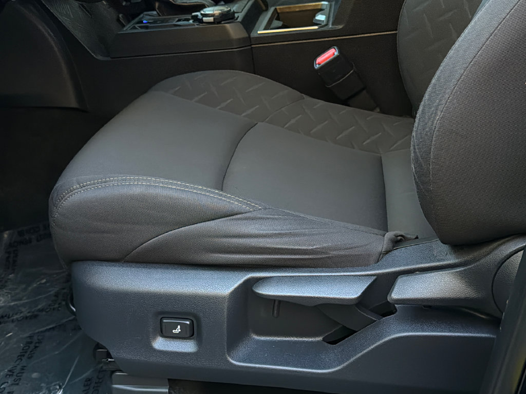 Used 2025 Toyota Tacoma SR5 AWD/4WD image 19
