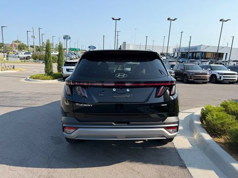 Certified 2026 Hyundai Tucson Limited AWD/4WD image 9