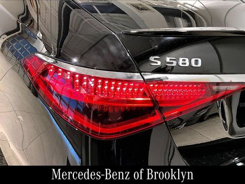 Certified 2023 Mercedes-Benz S 580 4MATIC Sedan image 31