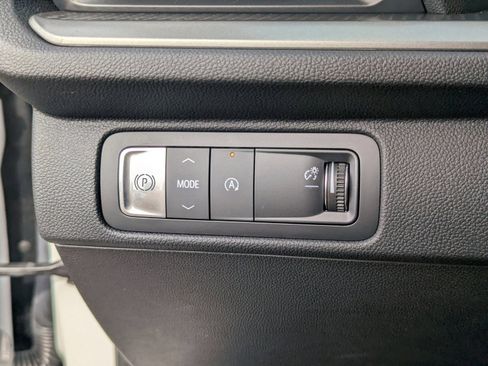 Used 2025 Chevrolet Traverse LT w/ Enhanced Driving Package image 31