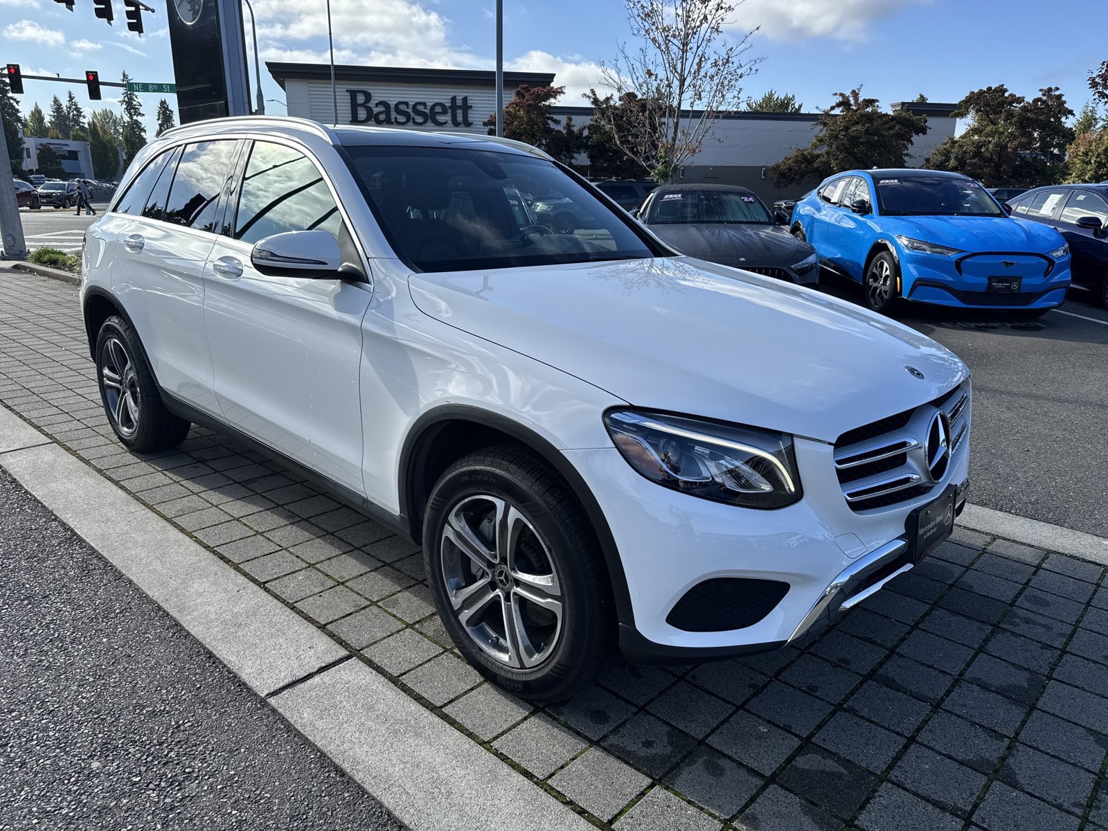 Used 2019 Mercedes-Benz GLC 300 4MATIC image 4